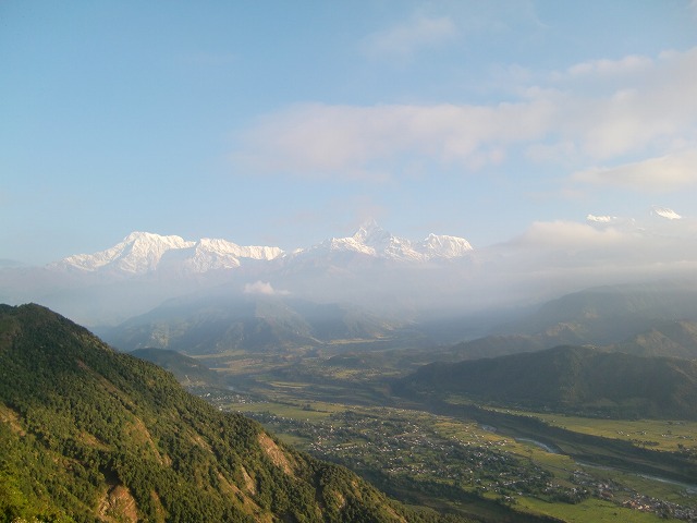 ネパールのポカラのサランコットより